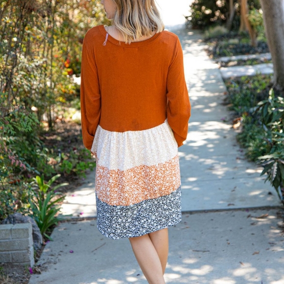 RUST AND FLORAL TIERED BABYDOLL POCKETED DRESS - Picture 4 of 7